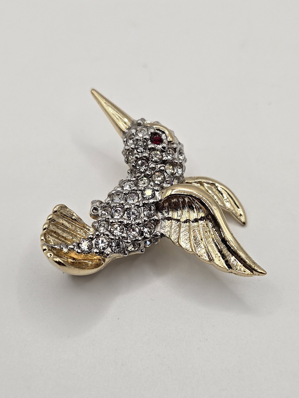 ✨ Vintage Butler Rhinestone Hummingbird Brooch ✨ - Picture 5 of 8